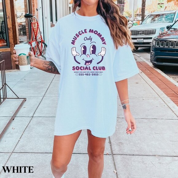 Muscle Mommy Gym Pump Cover T Shirt, Funny Gym T-Shirt - Picture 1 of 5